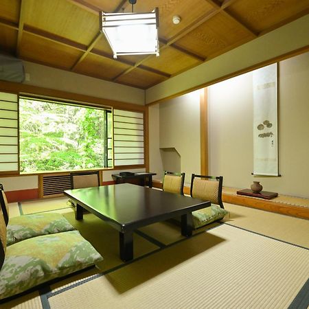 Osakaya Ryokan Kusatsu  Exteriör bild